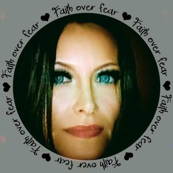 Profile Picture of Scarlotte Harrell (@scarlotte_h) on Poshmark