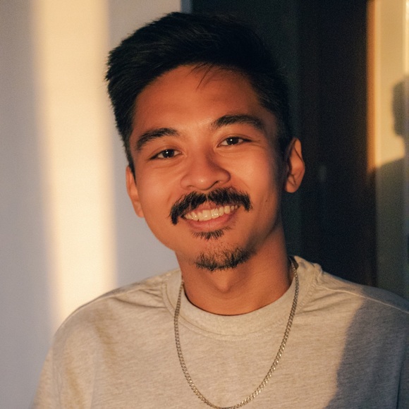 Profile Picture of Danny David (@spacedanny) on Poshmark