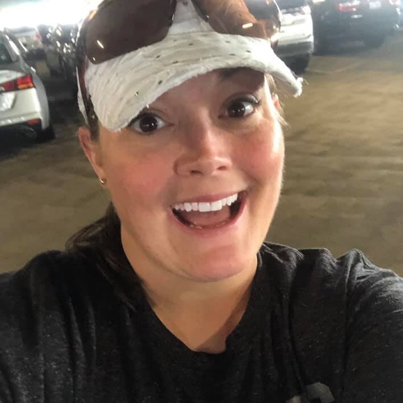 Profile Picture of April Chandler (@roeroe80) on Poshmark