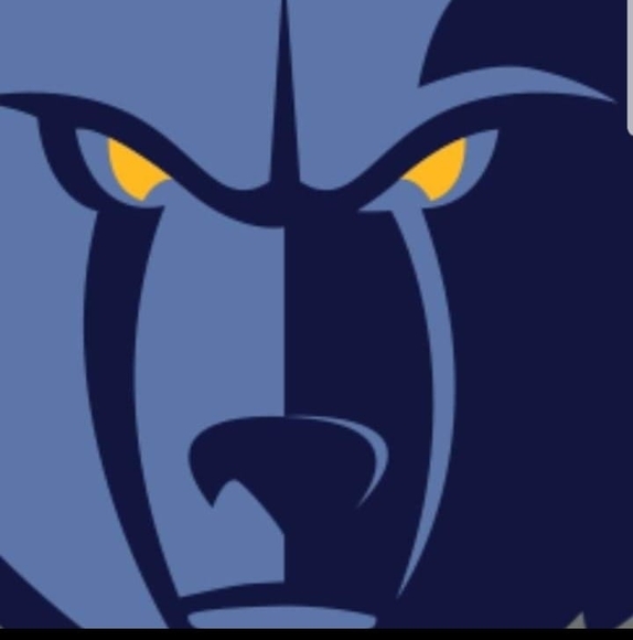 Profile Picture of Dilly Dilly (@dewandycus1987) on Poshmark