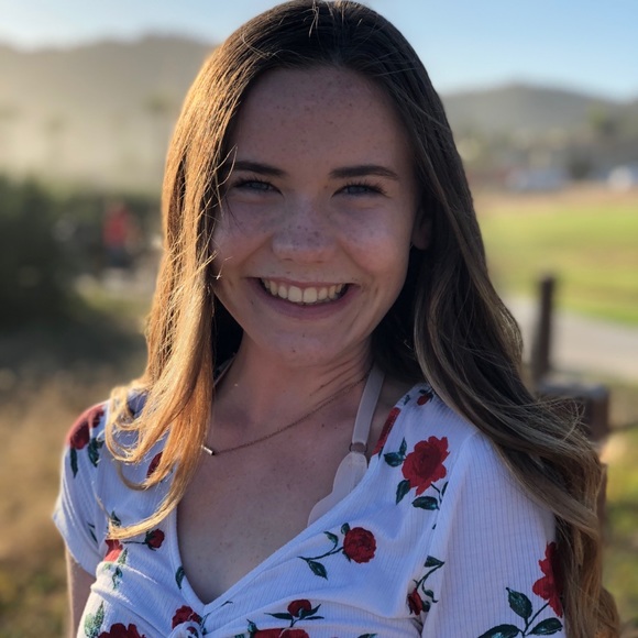 Profile Picture of Allison Springer (@allisonspringer) on Poshmark
