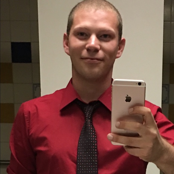 Profile Picture of Adam Beasley (@adambeasley) on Poshmark