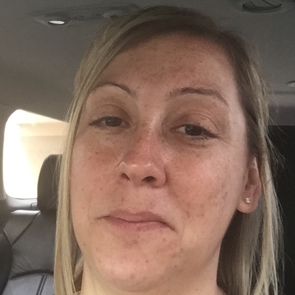 Profile Picture of Mandy Steele (@lulabellesteele) on Poshmark