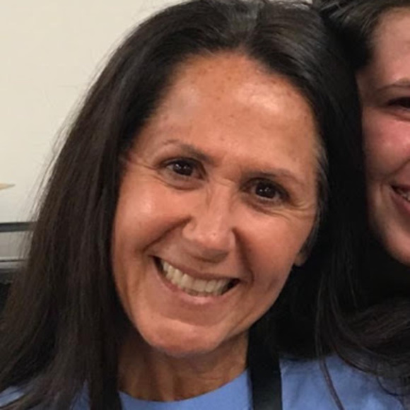 Profile Picture of Jennifer Kinker (@jenniferkinker) on Poshmark