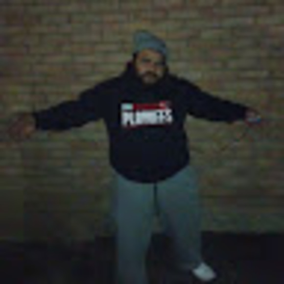 Profile Picture of Flexzaddy Latondress (@flexzaddg) on Poshmark