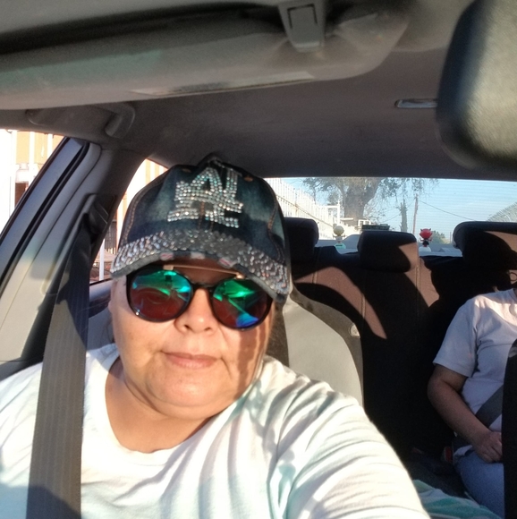 Profile Picture of Luz Blanco (@lblanco794) on Poshmark