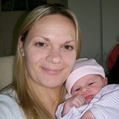 Profile Picture of Cheryl Felbinger (@cherribomb0001) on Twitter