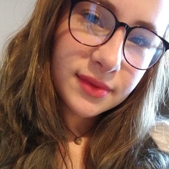 Profile Picture of Kaylee Scharpf (@kscharpf) on Poshmark