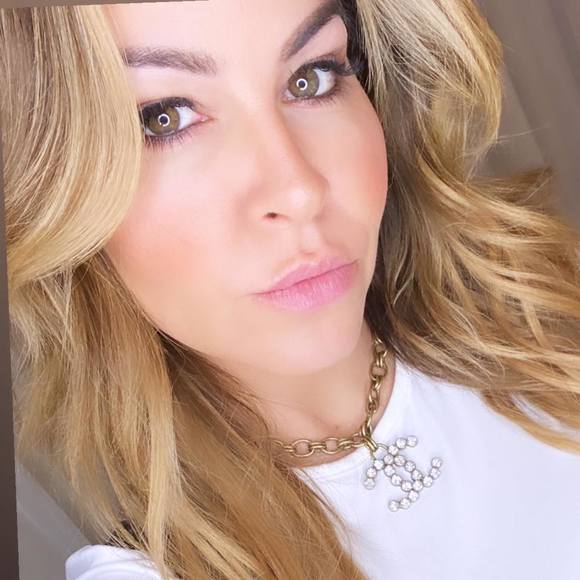 Profile Picture of Danielle Baum (@daniellebaum) on Poshmark