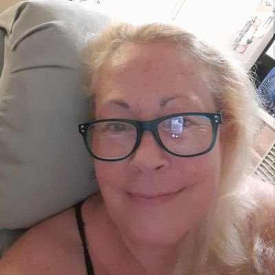 Roxanne Floyd - Twitter Profile Picture of Roxanne Floyd (@RoxanneFloyd17) on Twitter