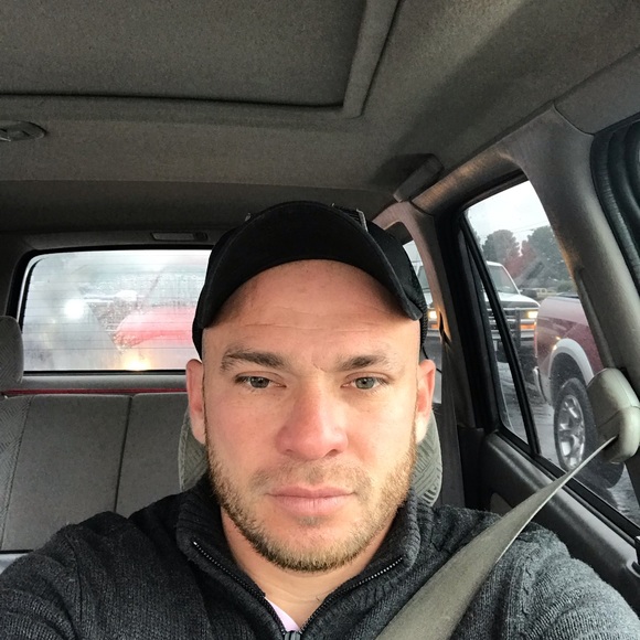 Profile Picture of Mauro Muñoz (@maurom) on Poshmark