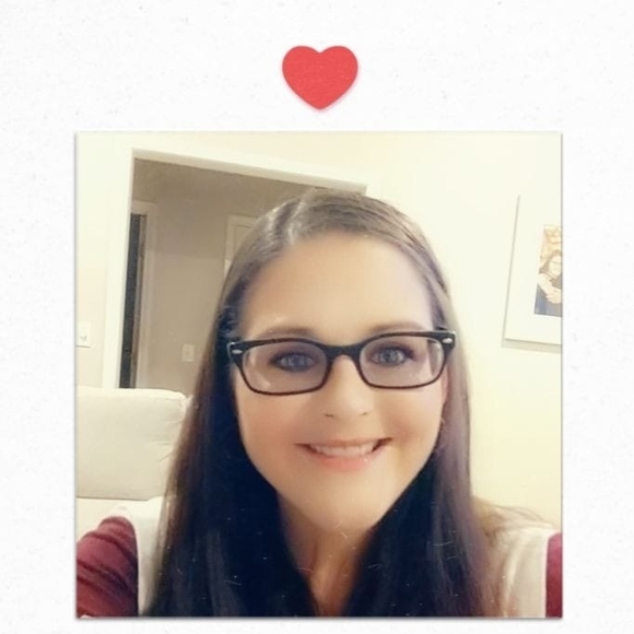 Profile Picture of Laurie Caldwell (@mscaldwell01) on Poshmark