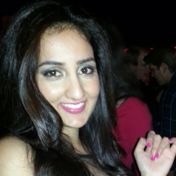 Profile Picture of Komal Gill (@kgill24) on Poshmark