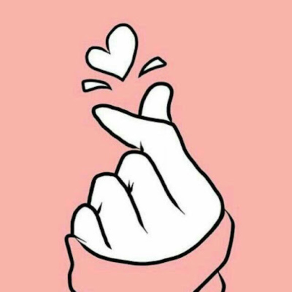 Profile Picture of Alex Taveras (@ryeoeunhee) on Poshmark