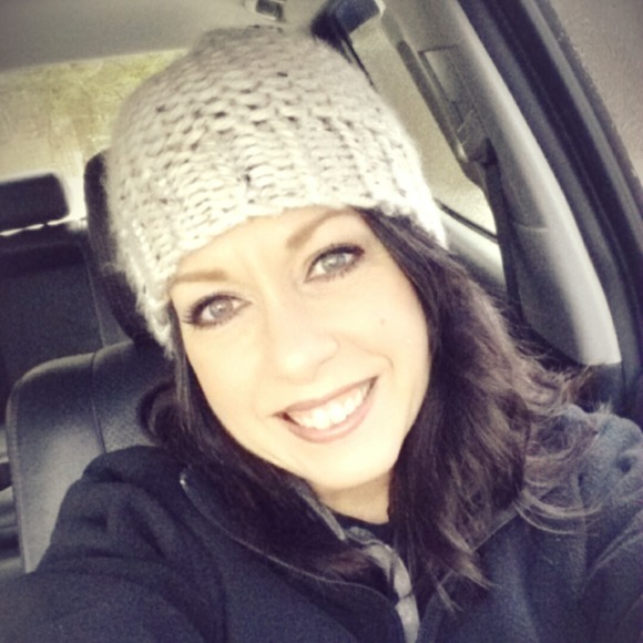 Profile Picture of Amy Gouge (@amybethg) on Poshmark