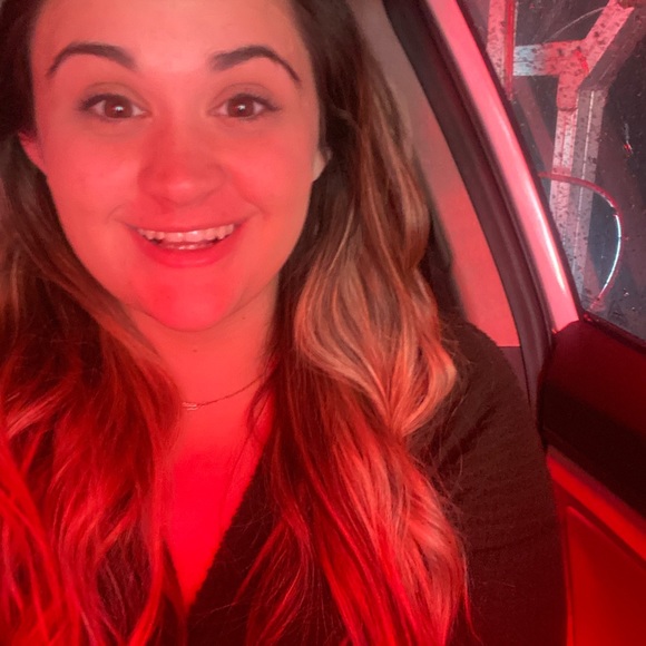 Profile Picture of Anna Priore (@annapriore) on Poshmark