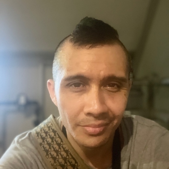 Profile Picture of John Fitelson (@johnfitelson) on Poshmark