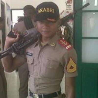 Profile Picture of Muhammad Amirudin (@dincrack) on Twitter