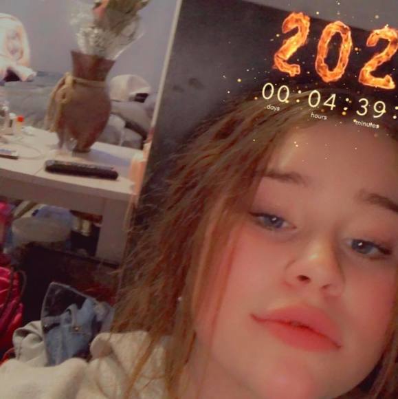 Profile Picture of Ashlyn Peasley (@ashlynannp) on Poshmark