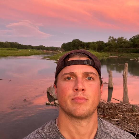 Profile Picture of Andy Mcguire (@bulldogfrasier) on Poshmark