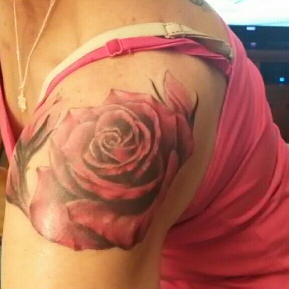 Profile Picture of Lauren Kuhlmeier (@lkuhlmeier) on Poshmark