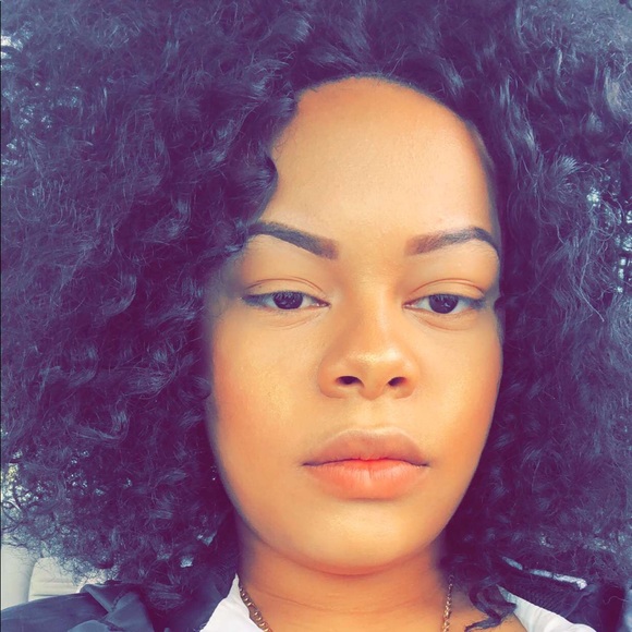 Profile Picture of Rachel Patterson (@rachelp93) on Poshmark