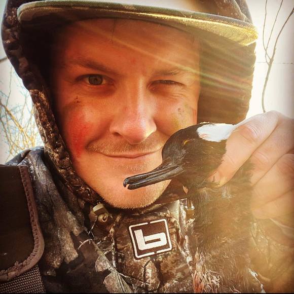 Profile Picture of Seth Hale (@halenaww) on Poshmark