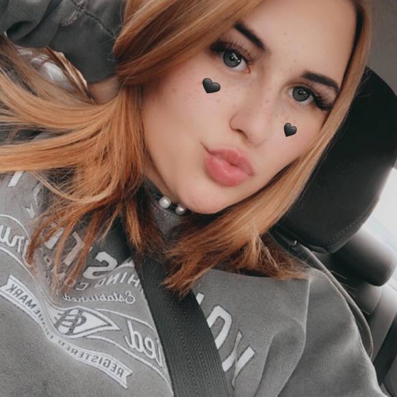 Profile Picture of Hannah Dacanay (@dacanaygirls02) on Poshmark