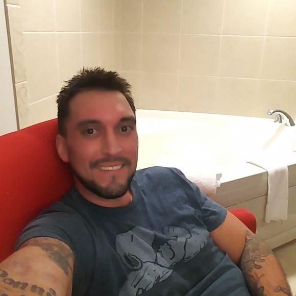 Profile Picture of Ronald Falardeau (@ronnnikki97) on Poshmark