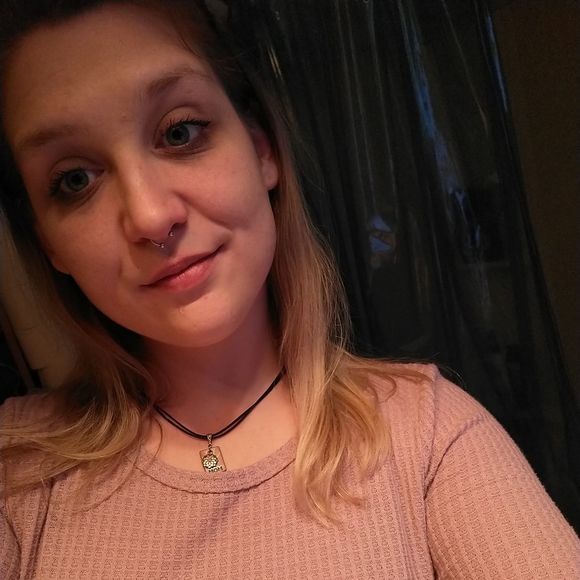 Profile Picture of Morgan Scheifley (@mrshe93) on Poshmark