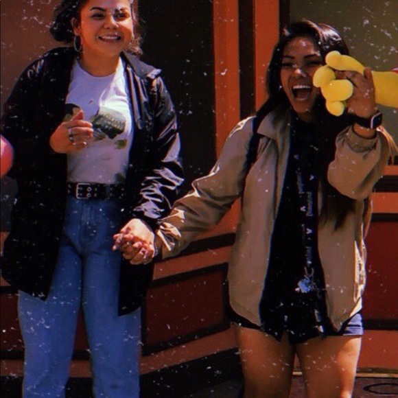 Profile Picture of Sofia Barrera (@rnglttr) on Poshmark