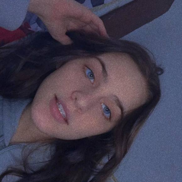 Profile Picture of Devin Gill (@devingill2003) on Poshmark