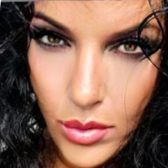 Profile Picture of Irene Kapotis (@ikapotis3) on Poshmark