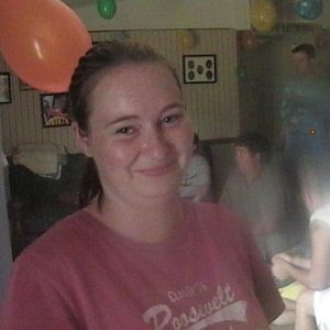 Profile Picture of Amy Holbert (@amyholbert) on Myspace