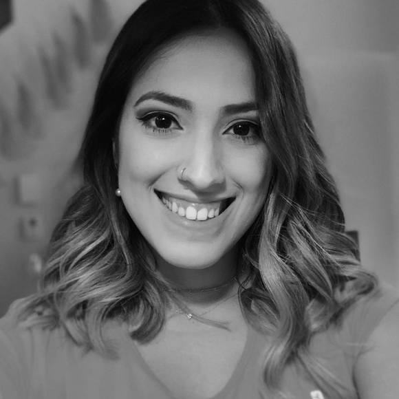 Profile Picture of Amanda Tinoco (@amandatinoco) on Poshmark