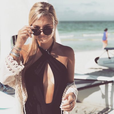 Profile Picture of Paige Farrell (@paigefarrellll) on Twitter