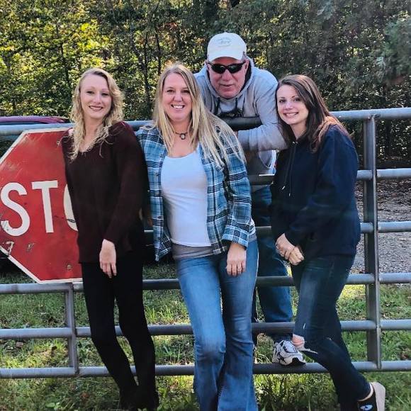 Sarah Stepper - Poshmark Profile Picture of Sarah Stepper (@beanie2901) on Poshmark