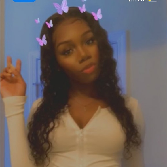 Profile Picture of Iman Smith (@imanseye) on Poshmark