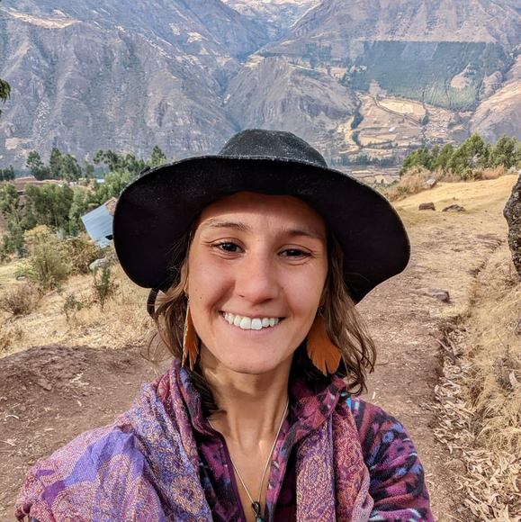 Profile Picture of Leanna Strause (@leannastrause) on Poshmark