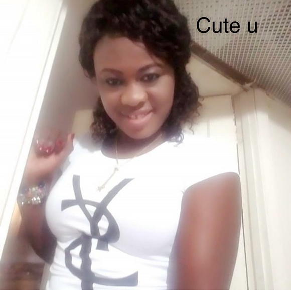 Profile Picture of Viviane Tatie (@vivianecroicy) on Poshmark