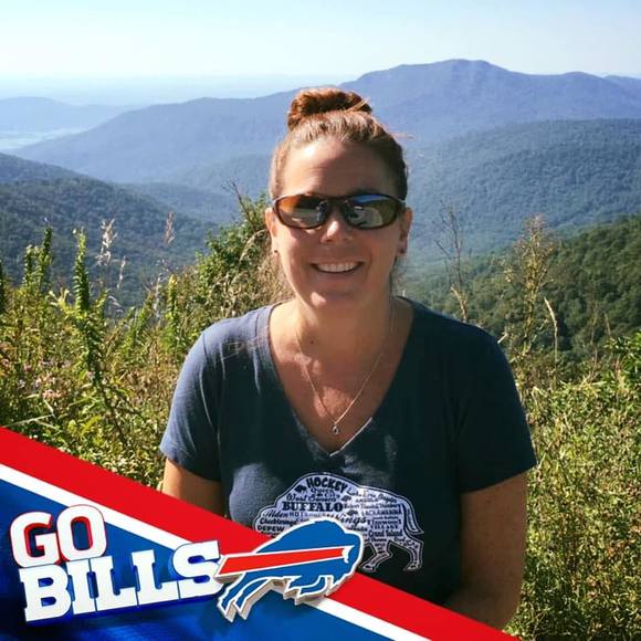 Profile Picture of Christine Zahner (@christinezahner) on Poshmark