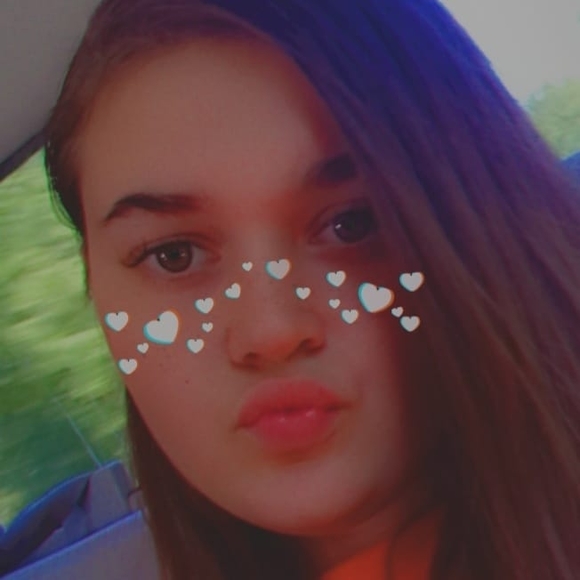 Profile Picture of Annalyssa Marx (@annalyssamarx) on Poshmark