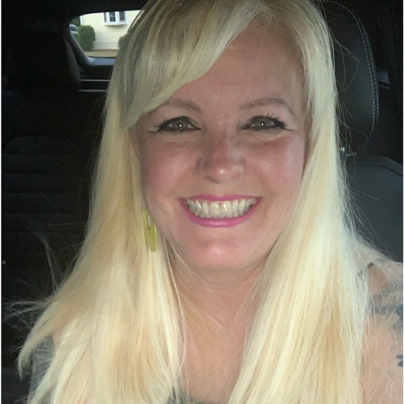 Profile Picture of Christine Malley (@mamabearrocks) on Poshmark