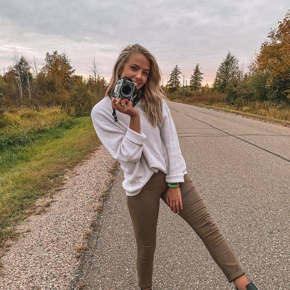 Profile Picture of Rylee Offermann (@ryleeoffermann3) on Poshmark