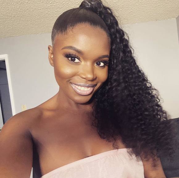 Profile Picture of Autumn Huff (@lovetoboss) on Poshmark