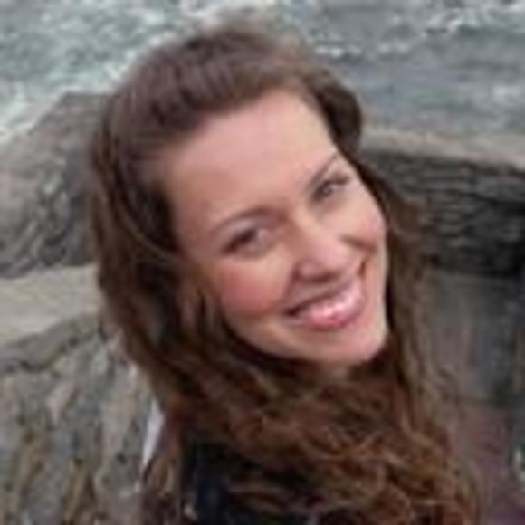 Profile Picture of Nellie Edwards (@nellie2edwards) on Poshmark