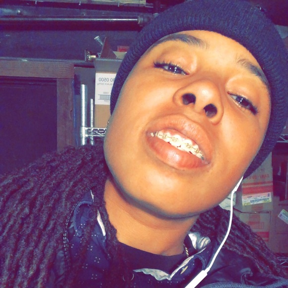 Profile Picture of Kelani Alexander (@kelania) on Poshmark