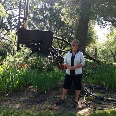 Profile Picture of Dee Sims (@deesims1022) on Twitter