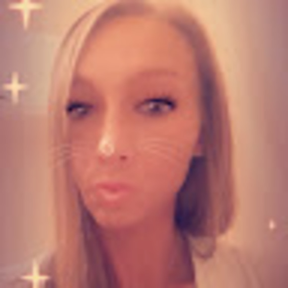 Profile Picture of Amanda Coberly (@amandacoberly08) on Poshmark