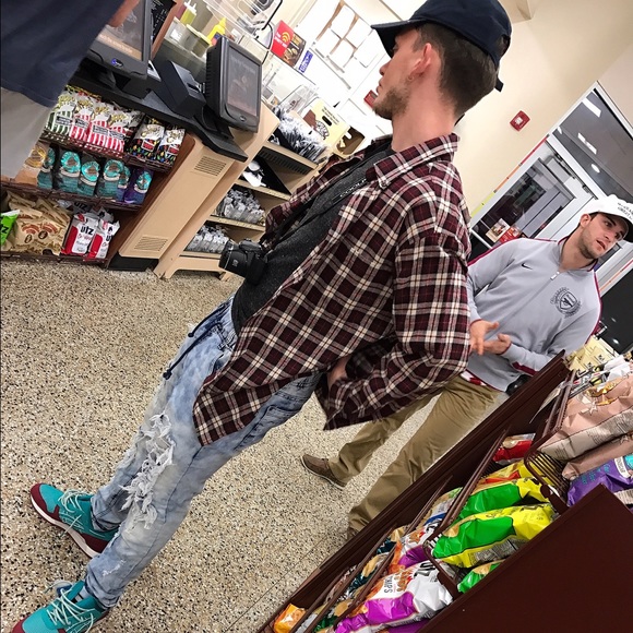 Profile Picture of Michael Kleppinger (@mikee1299) on Poshmark